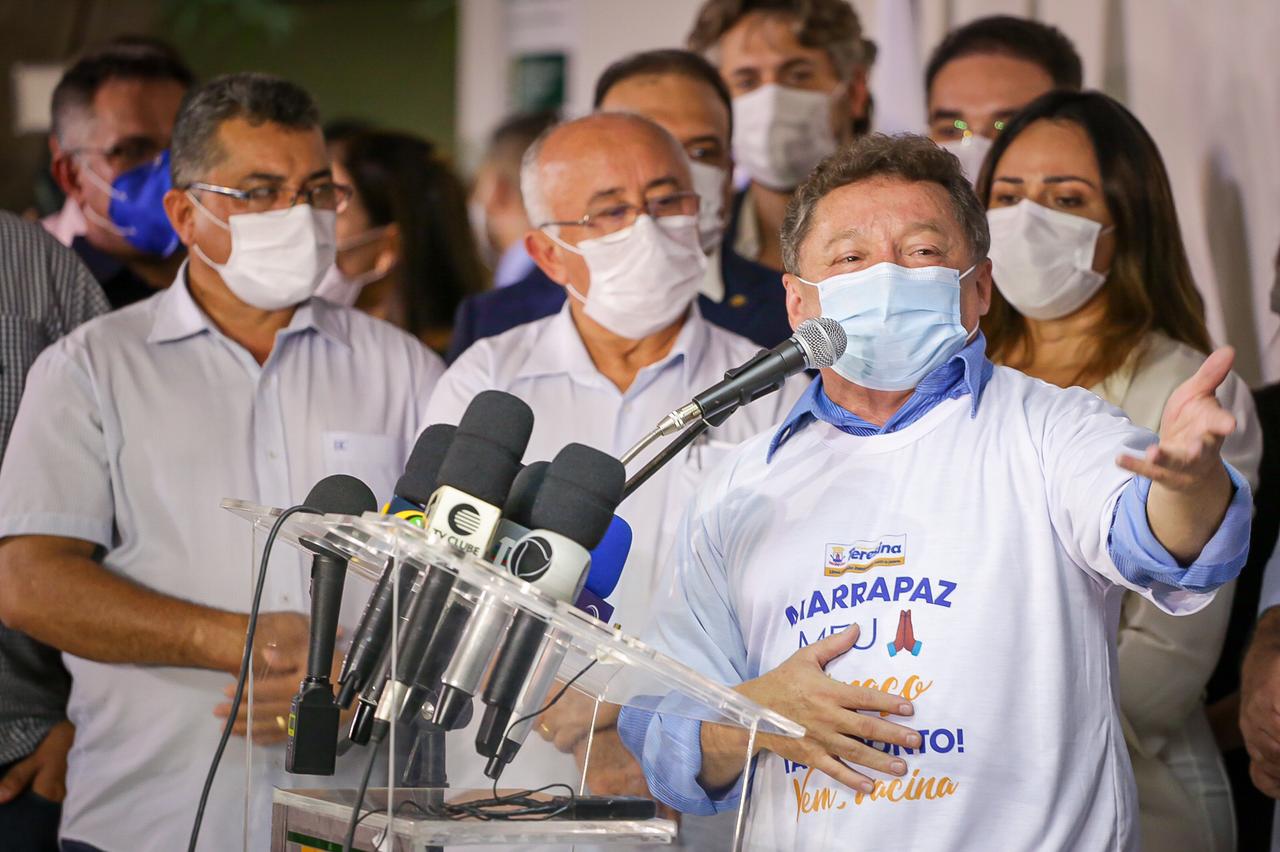 Dr. Gilberto anuncia 11 mil vacinas em Teresina na primeira fase
